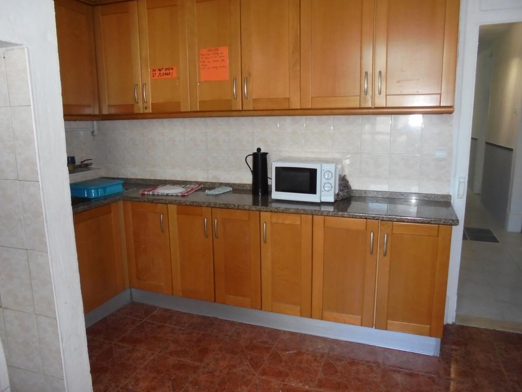 Crescent Hostal *